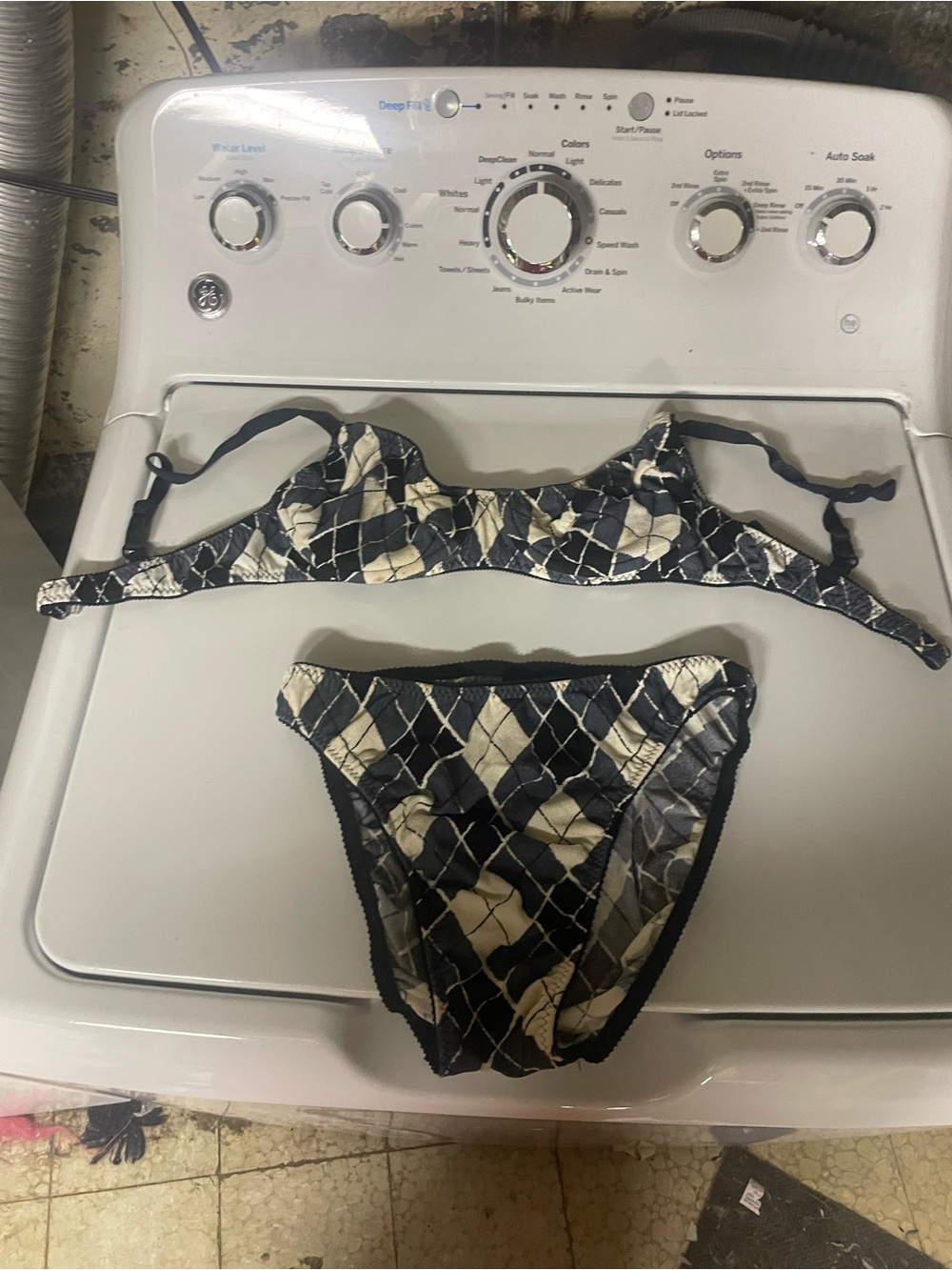 Vintage 90s Roxy Black and Cream Patterned Bikini Set